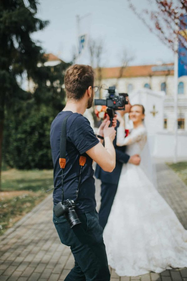 Comment dénicher un photographe mariage à la hauteur de vos rêves